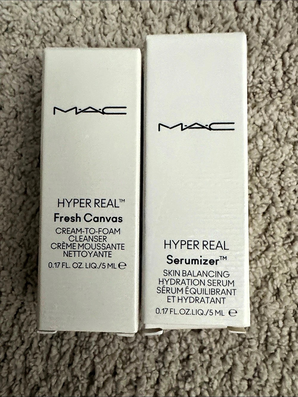 MAC Hyper Real Fresh Canvas Cleanser & Serumizer Deluxe Sample Set